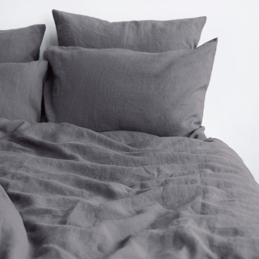 Dark Grey lino antklodės užvalkalas rinkinys — naturalusdrabuziai.lt