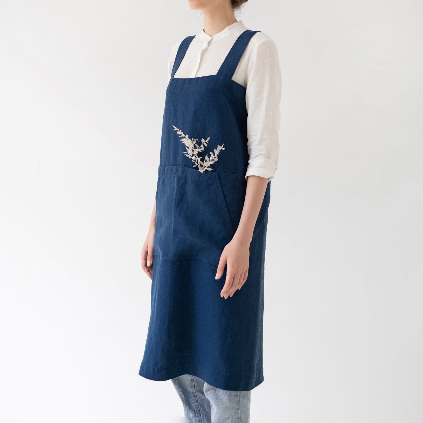 lino Tales Navy lino Pinafore prijuostė — naturalusdrabuziai.lt