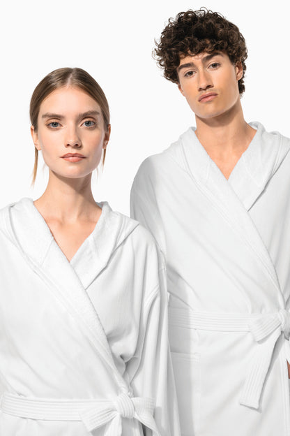 Unisex ekologiškos medvilnės chalatas su gobtuvu ir juosmens raišteliu — naturalusdrabuziai.lt