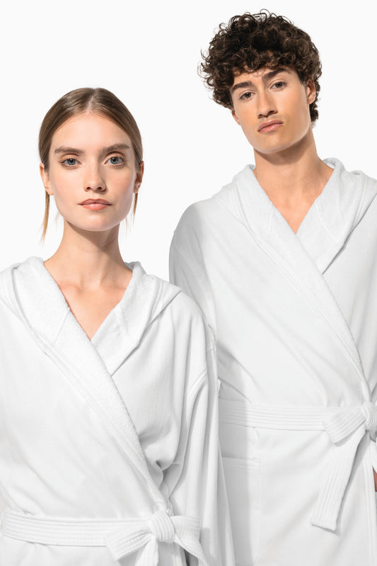 Unisex ekologiškos medvilnės chalatas su gobtuvu ir juosmens raišteliu — naturalusdrabuziai.lt