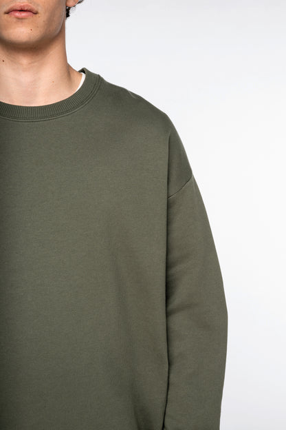 Unisex oversized organinės medvilnės džemperis su apvaliu kaklu — naturalusdrabuziai.lt