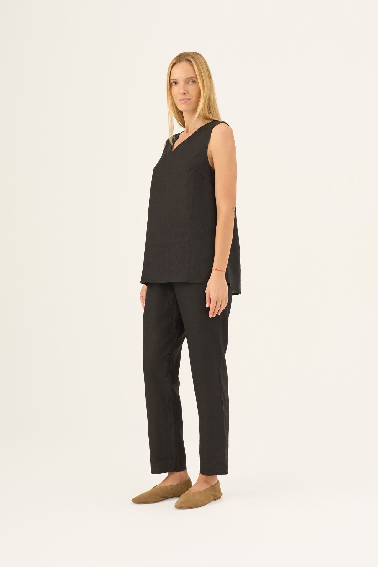 Black Linen Daffodil Top
