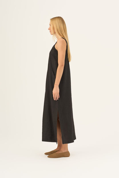 Black Linen Fugue Dress — naturalusdrabuziai.lt