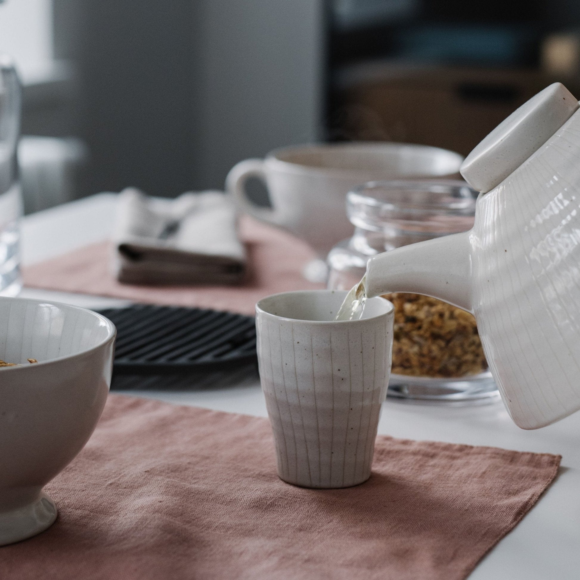 Cafe Creme lino staltiesėlė — naturalusdrabuziai.lt