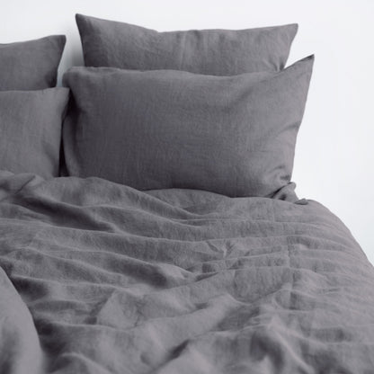 Dark Grey lino antklodės užvalkalas rinkinys — naturalusdrabuziai.lt