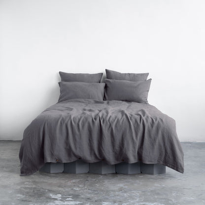 Dark Grey lino antklodės užvalkalas rinkinys — naturalusdrabuziai.lt