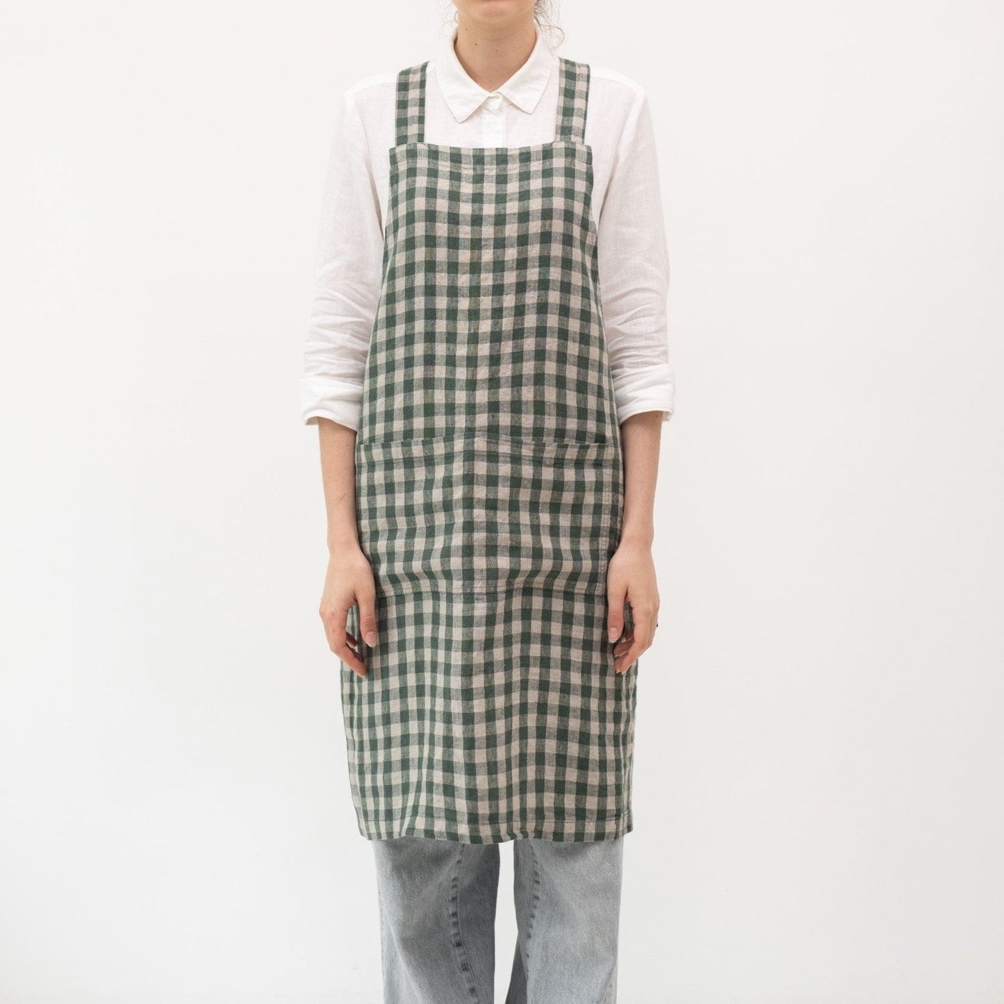 Forest Green Gingham lino kryžminio tipo prijuostė — naturalusdrabuziai.lt