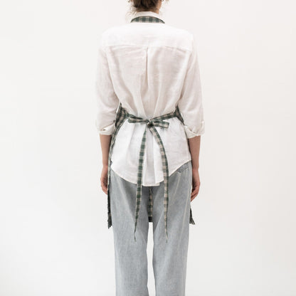 Forest Green Gingham lino kasdienė prijuostė — naturalusdrabuziai.lt