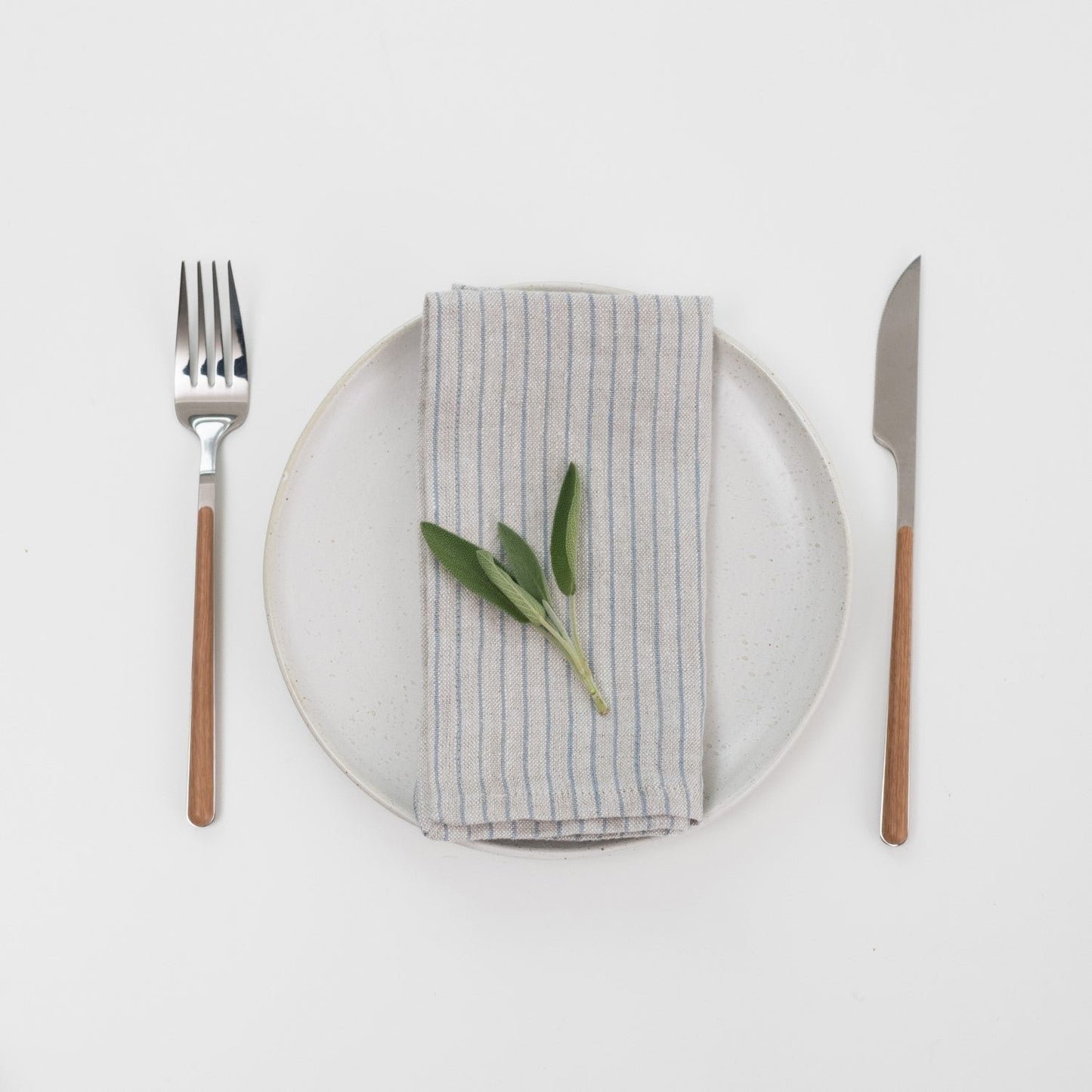 Grey Blue Pinstripe Rustic lino servetėlių rinkinys 2 vnt. — naturalusdrabuziai.lt