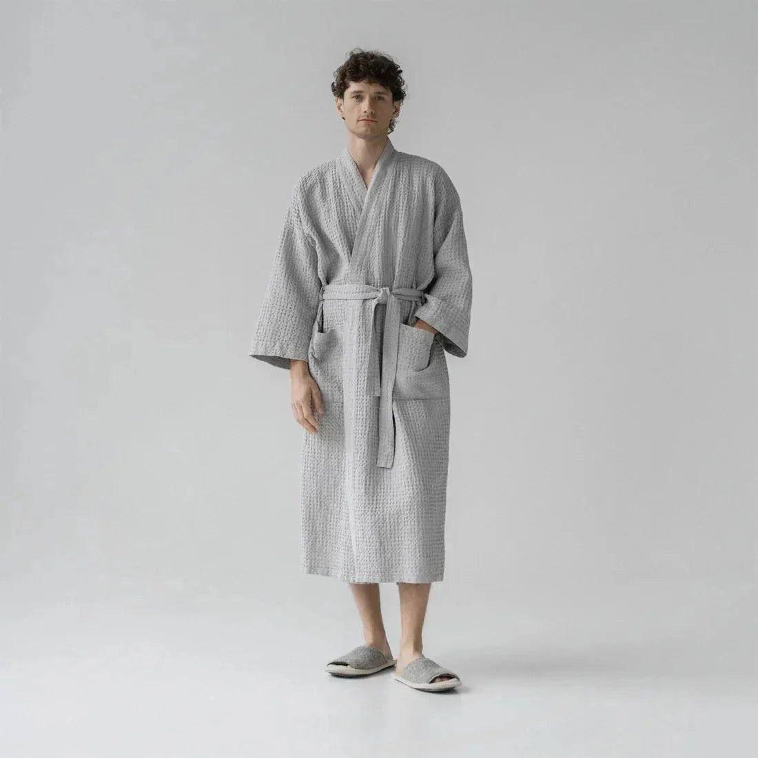 Light Grey lino & medvilnės Honeycomb Waffle chalatas — naturalusdrabuziai.lt