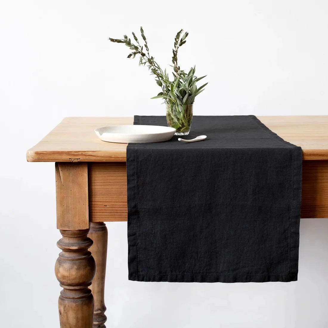 LIMITED EDITION Black lino stalo takelis — naturalusdrabuziai.lt