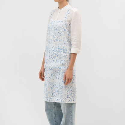 lino Tales White Botanical Blue lino Pinafore prijuostė — naturalusdrabuziai.lt