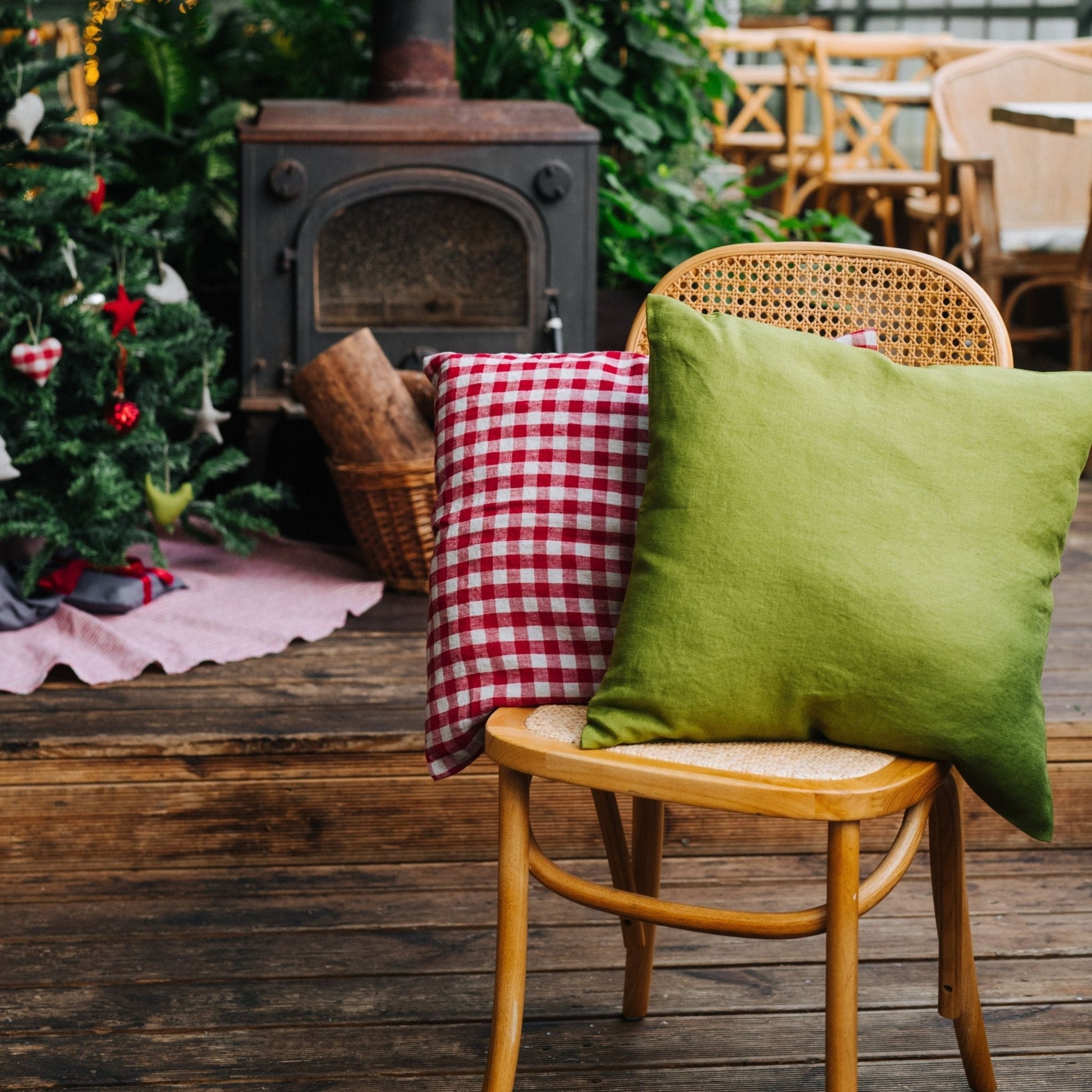 Red Gingham lino pagalvėlės užvalkalas — naturalusdrabuziai.lt