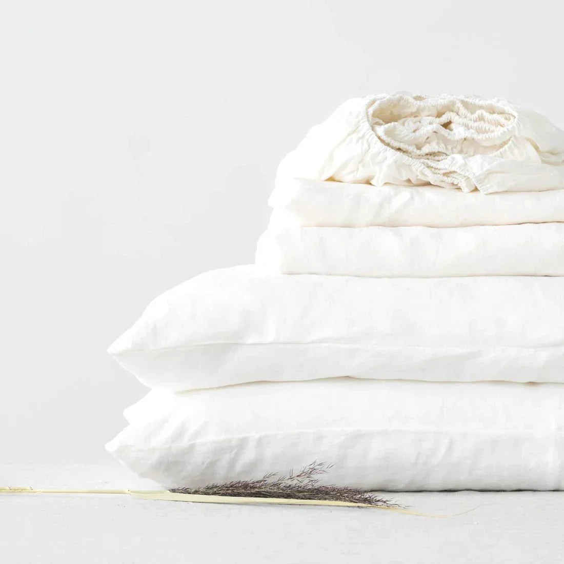 White lino paklodė rinkinys — naturalusdrabuziai.lt